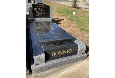 BONNEY-Shepparton- GE front kerb and ledger, rounded side kerbs, angled pillars