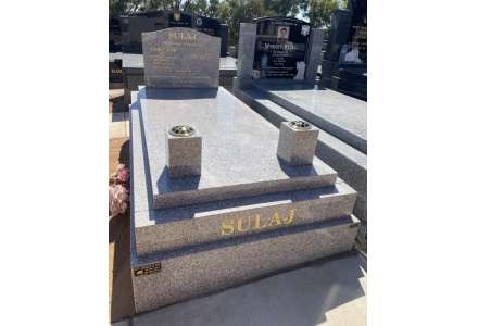 SULAJ-Shepparton-Anshi Cloud full monument-gold inscription
